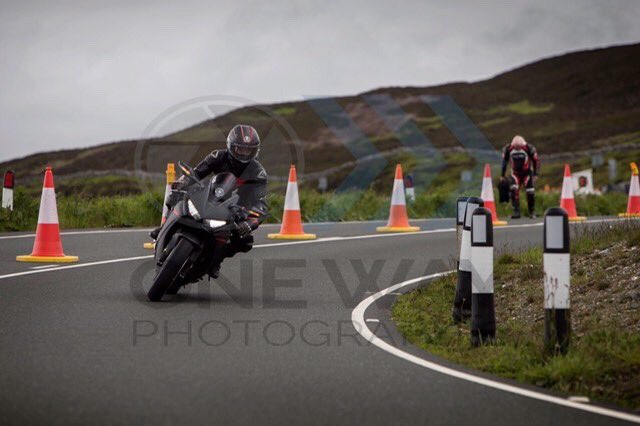 beckers1000's tweet photo. A few more from The Mountain coming into Kateβs Cottage and down to @CregNyBaaIOM @ttracesofficial @iom_tt @HondaUKBikes #tt2019 #2019tt @DstoreManc #wearedstoremanc @AGVHelmets @agv_uk @KTechSuspension #onewayphotographic https://t.co/GLNqCqpPFc