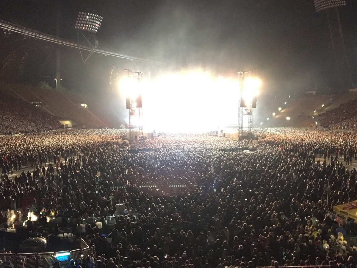 RollingStones's tweet photo. Getting ready to light up the stage soon in the US &amp; Canada! #stonesnofilter https://t.co/kIaWoTfMMq