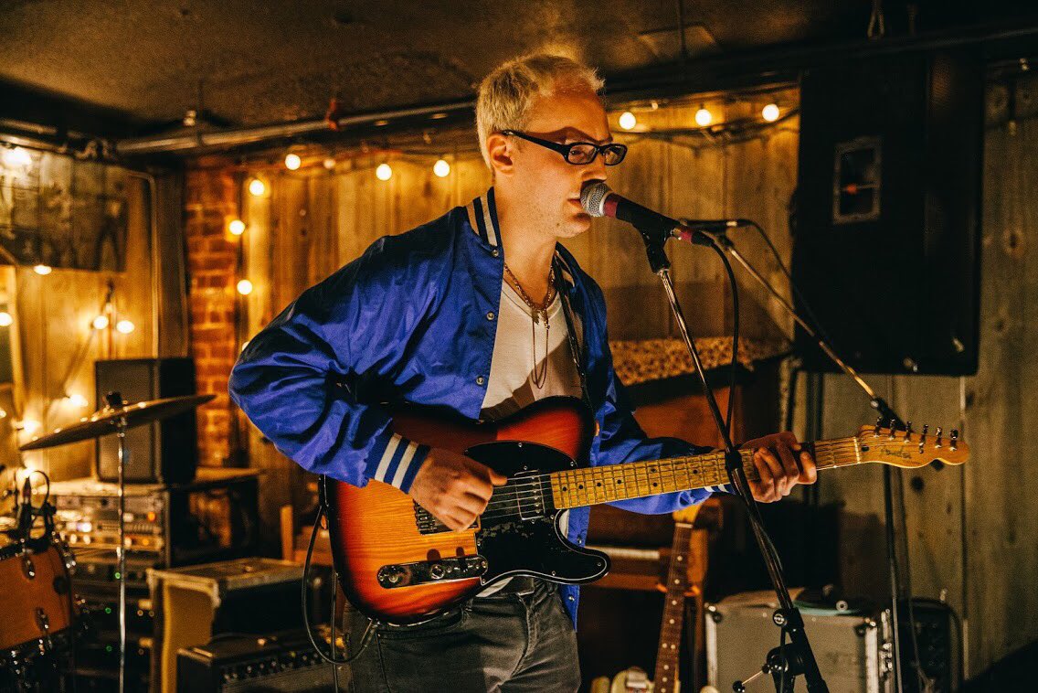 drummax's tweet photo. Got a gig comin' up!
Saturday, July 6th I'll be playin' at Unit 2 (163 Sterling Rd, Toronto)🤘
Zan Khan will be celebrating the release of his EP, plus Li &amp; the Goodhearts/Table Salt/Rat Skullz are playin' too🔥
ALL AGES/$10
📷: @andrevarty
#MaxBornstein #Torontomusic #Music https://t.co/EGFuJLk4Hr