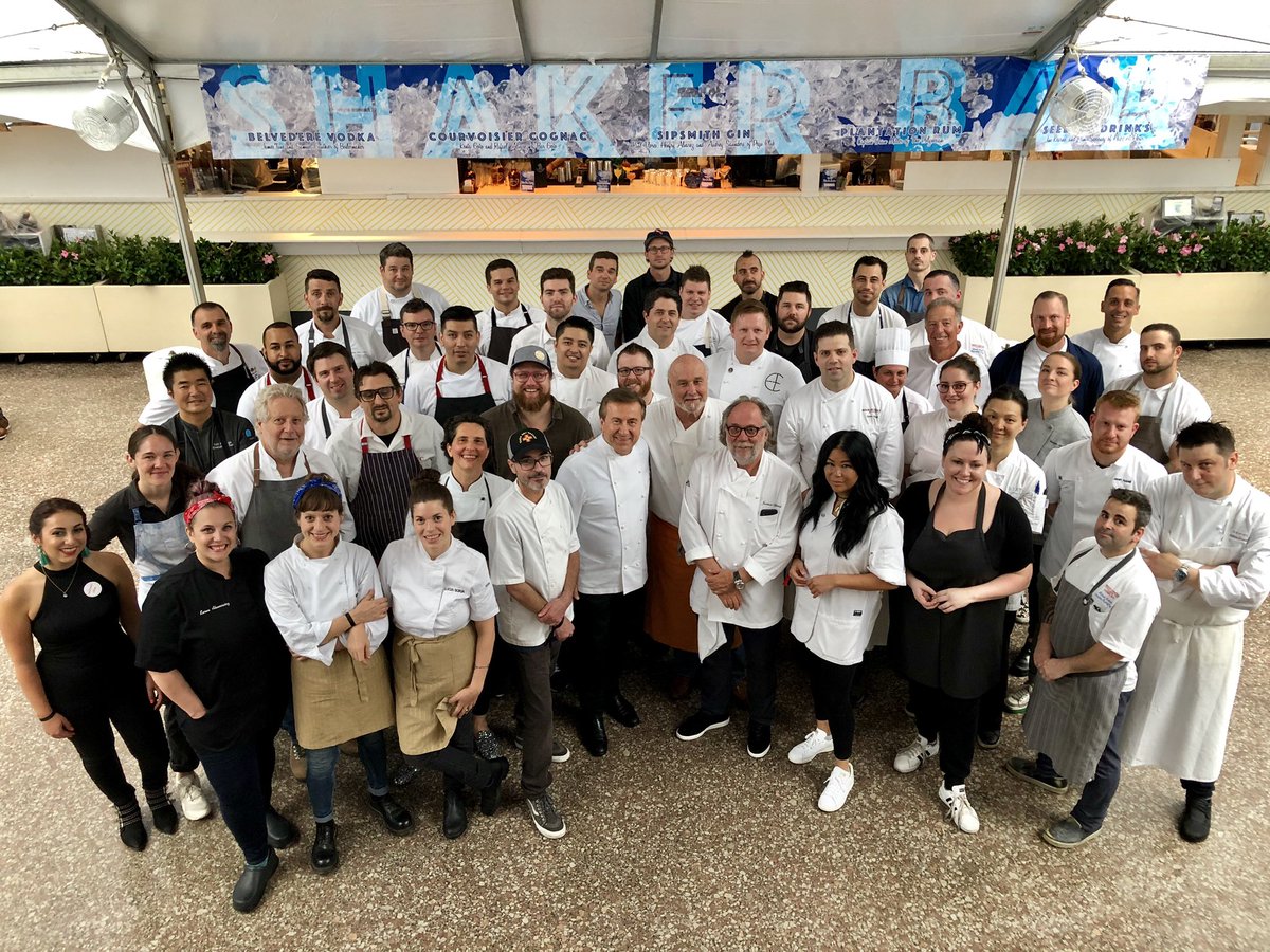 Citymeals's tweet photo. Over 40 chefs are with us at #ChefsTribute tonight – along with the butchers, fish mongers, foragers, craft distillers and mixologists who make their menus unique – to raise funds for their frail aged neighbors. https://t.co/Fomm2QCbVf