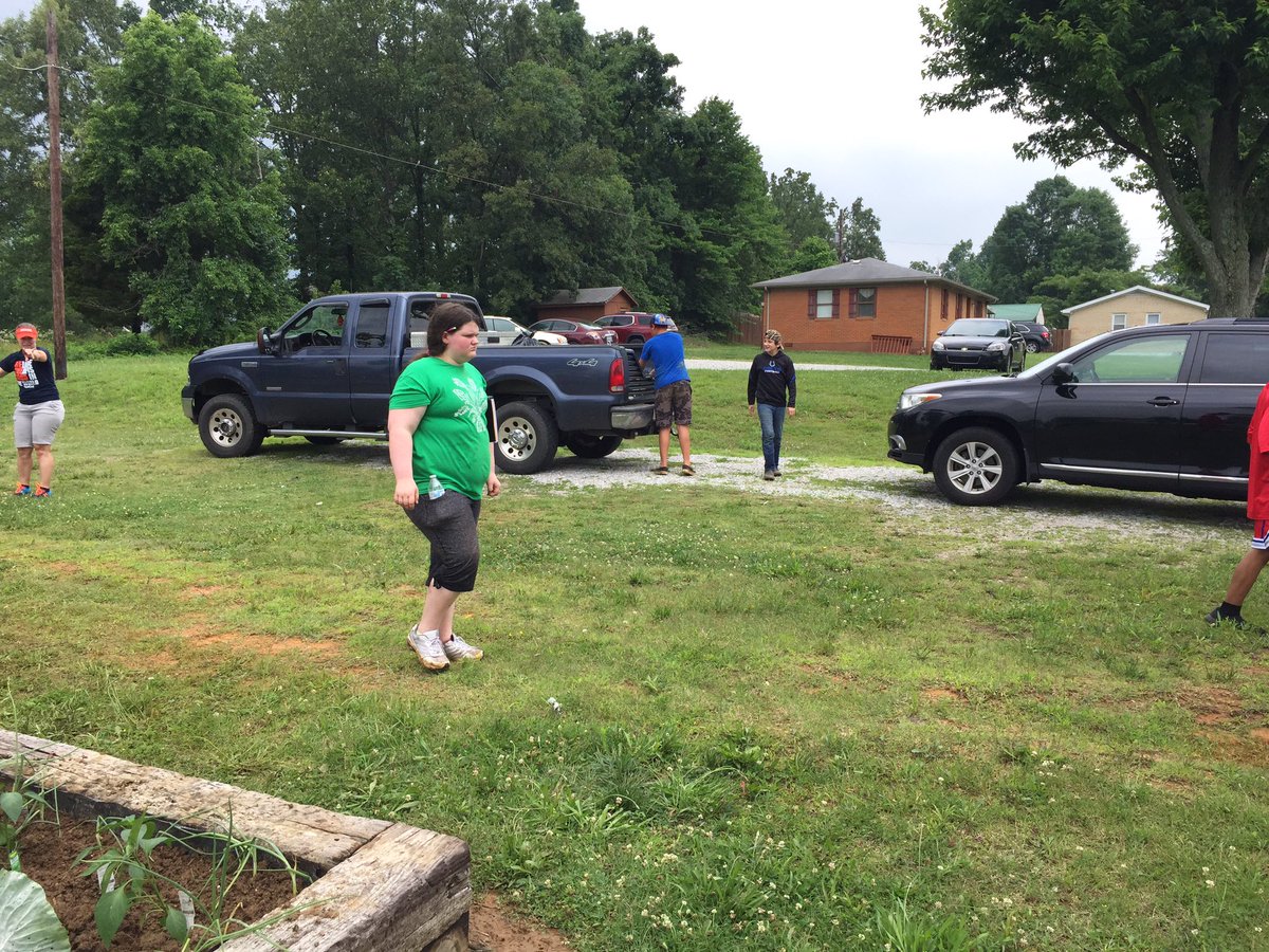 mr_gary_parker's tweet photo. School’s out and the building’s empty, right? Not at GCMS! Our students are providing fresh veggies for the Alliance and exploring baking with Top Chef! @gcboe #BeTheGoodGCMS https://t.co/U5x9yMirTb