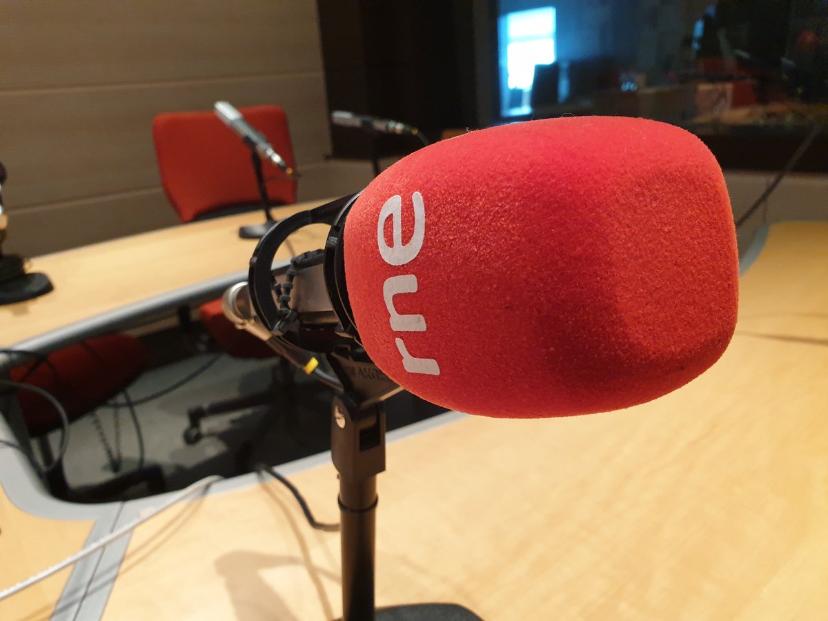 Gracias <a href="/searavalero/">Manuel Seara Valero</a> por la oportunidad de compartir en <a href="/rne/">Radio Nacional</a> lo que estamos haciendo en la <a href="/academia_joven/">Academia Joven de España</a> para apoyar, visibilizar y ofrecer recursos a los jóvenes investigadores de nuestro país y por tu interés en <a href="/Cienciamento/">#CienciaenelParlamento</a> y <a href="/_celera/">Celera</a> #RNE <a href="/FECYT_Ciencia/">FECYT</a> <a href="/asociacionruvid/">Asociación RUVID</a>