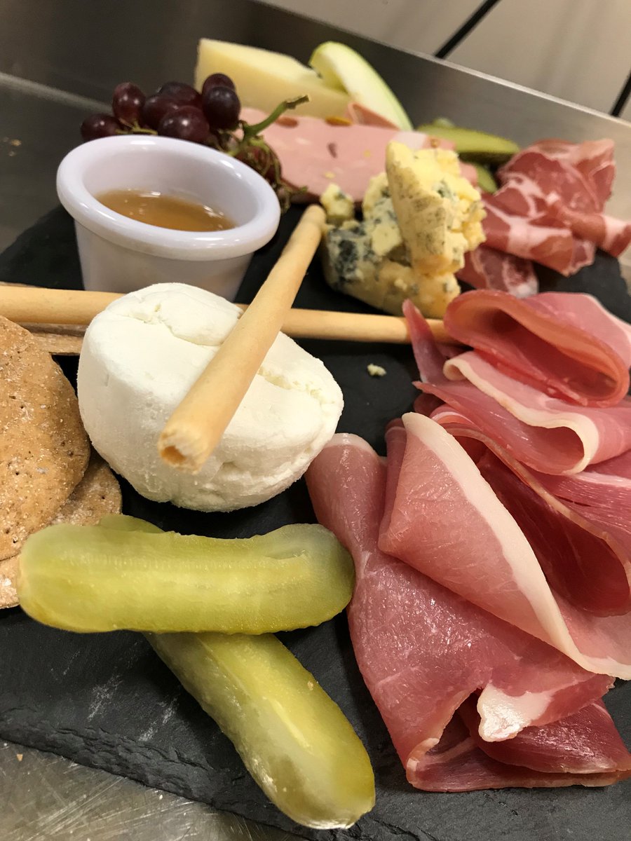 Cknock_Hotel's tweet photo. Looking for some ideas for your next date night? Enjoy Antipasti & Cheeseboards with a Glass of House Wine in the comfort of our Lobby or Bar, available for β¬25 for two people. #BreakAwayFromNormal https://t.co/bNj3O4vl4Q