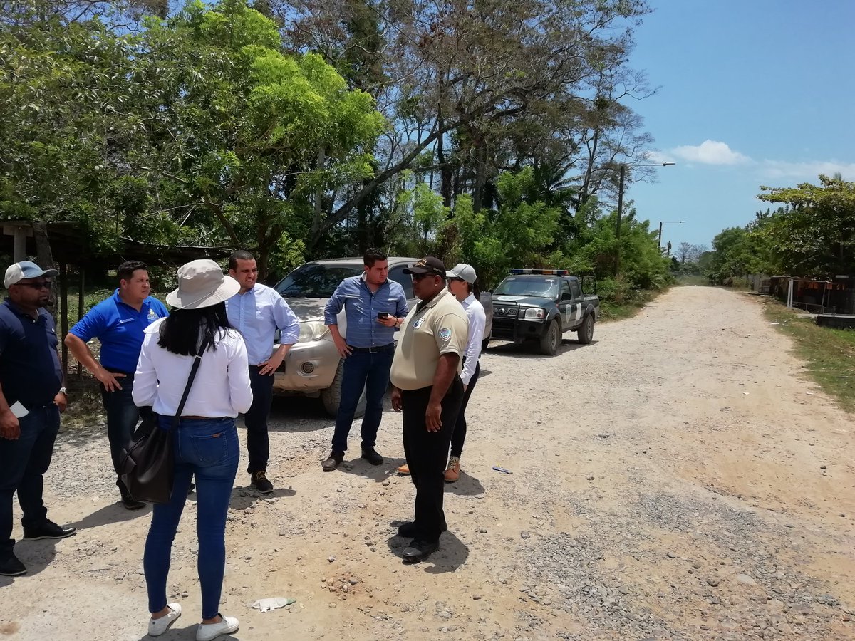 FTAtlantida's tweet photo. Junto a @Insep2017 e @INVESTHonduras haciendo un diagnóstico para la continuación de #Calle8 con el fin de descongestionar el acceso a la ciudad.

¡Este es un punto vital para el desarrollo económico y turístico de #LaCeiba! #FTAtlántida https://t.co/HO2bSf5TUP