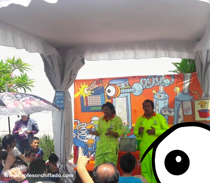 ProfChiflado's tweet photo. #Chifladines les compartimos un poco de nuestra experiencia en #RobotiXFaire2019 ¡Estuvo increíble! 😁 https://t.co/qC63O4YRvf