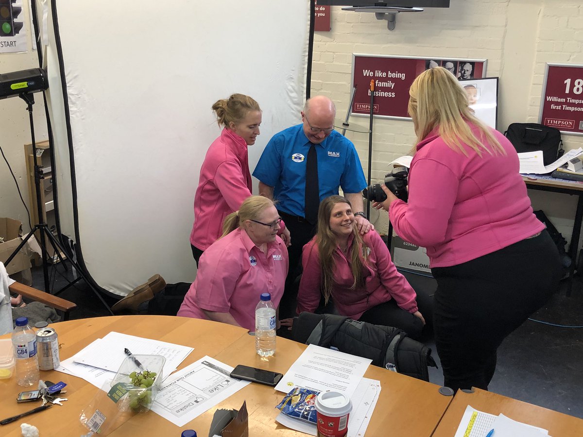 ant_willets's tweet image. Portraits course hits South Wales 🏴󠁧󠁢󠁷󠁬󠁳󠁿 another good day training about asking the question and downselling #portraits @AJackson1118 @JayBieeX @AsaThomas8