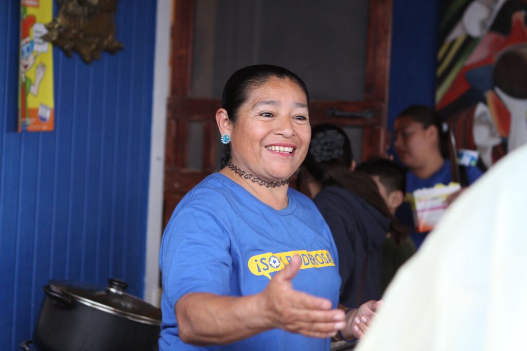 LUPE_rgv's tweet photo. Eva’s warm smile and welcoming home makes her neighborhood a happier, healthier place.
She brings her neighbors together. Now that she's facing an ICE check-in, we're coming together again in her time of need!
Join us tomorrow in Harlingen: https://t.co/eHheaGB1Wa
#LetEvaStay https://t.co/uY3RLjrAWf