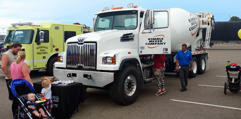 KimbleMfg's tweet image. CyKlone Mixer is proud to participate in New Towne Mall’s Touch-A-Truck Event with Big Brothers Big Sisters  &amp;amp; United Way! Bring the whole family THIS Saturday, June 15 from 12-4 PM and join the fun! bit.ly/2MDakzs #MixerMonday #CyKloneMixer #KimbleMixer