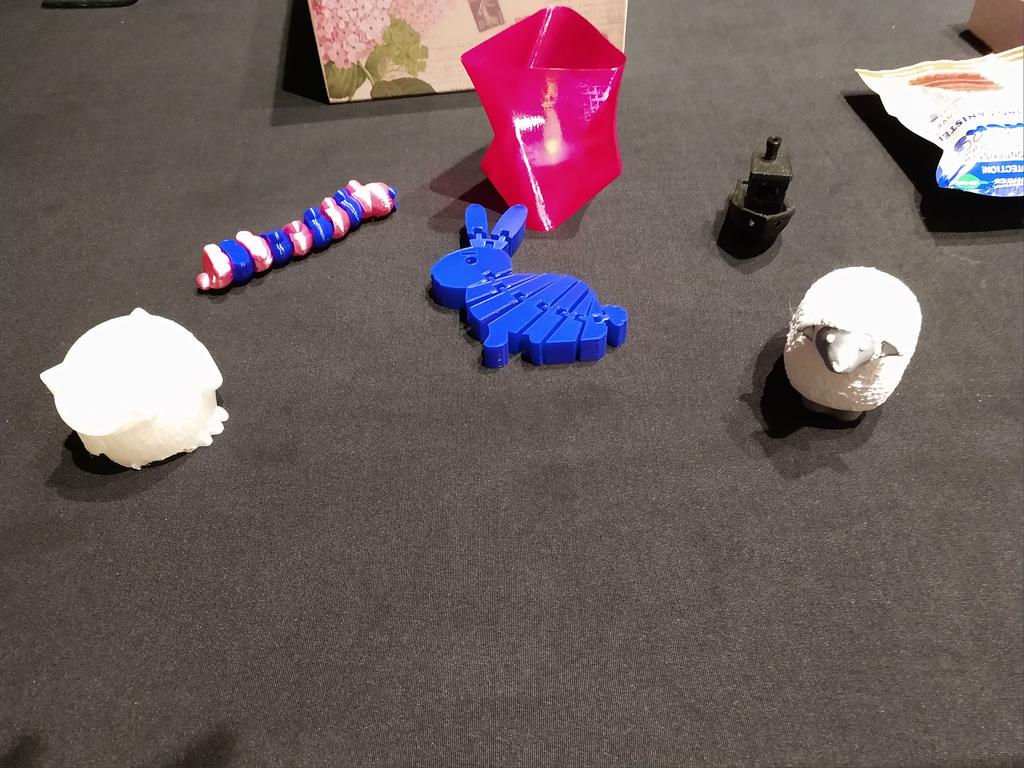 jonnie880's tweet image. Amazing creations with 3D printing! # #TCEA #VanEdTech #MakerSpace @DWallace0805 @SISQITMAN