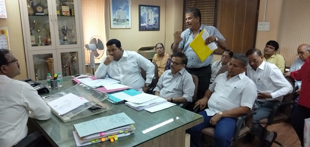 INCRakeshMulund's tweet photo. Meeting With Konkan Housing &amp; Area Development Authority MHADA Regarding Irregularities Committed By M/S. Rustomjee Realty In Its Project Named #RustomjeeElements

Its #Rustomjee Vs #RakeshShetty 
Its #Rustomjee Vs #DNNagar
Its #Rustomjee Vs #Mhada
Its #Rustomjee Vs #Tenants https://t.co/kXZYKhY15z