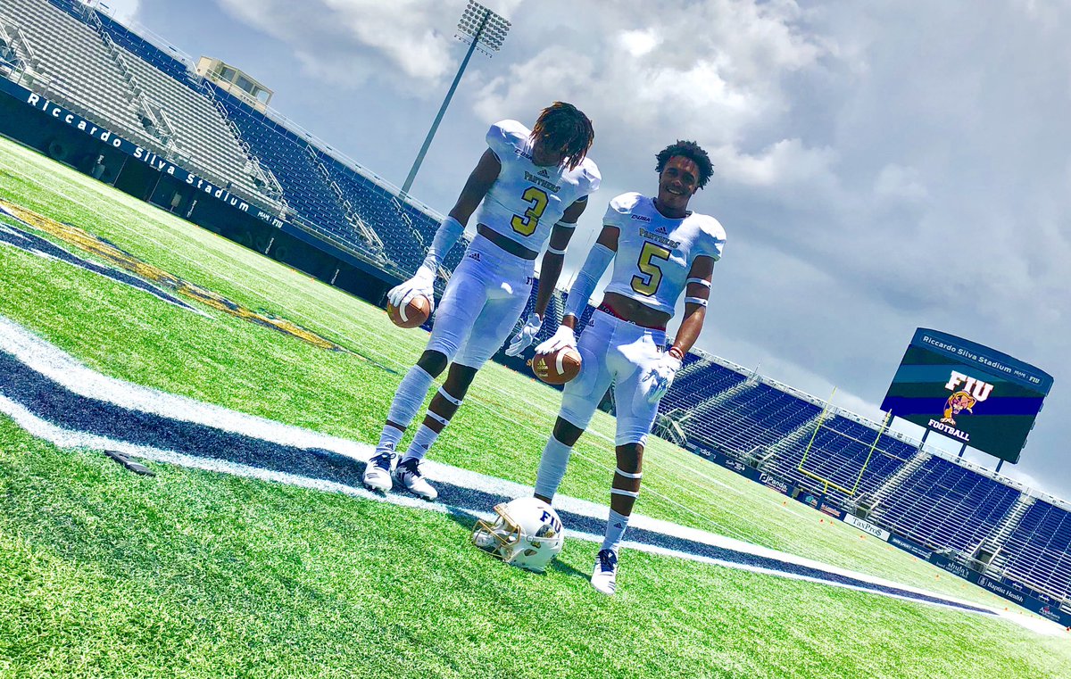 SofaKingSha's tweet photo. bootlegged photo shoot 📸 @Dphantom_13 @Sha_Free_1 #upnext |  #FIU #FIUFootball  #Adidas #ButchDavisCamp #pawsup #Roar20 🐆 🏈 | #OsceolaKowboys 🤠  #HighSchoolFootball #FridayNightLights #D1Bound #studentathlete  #NCAA #Football https://t.co/Qn44aRWKYh