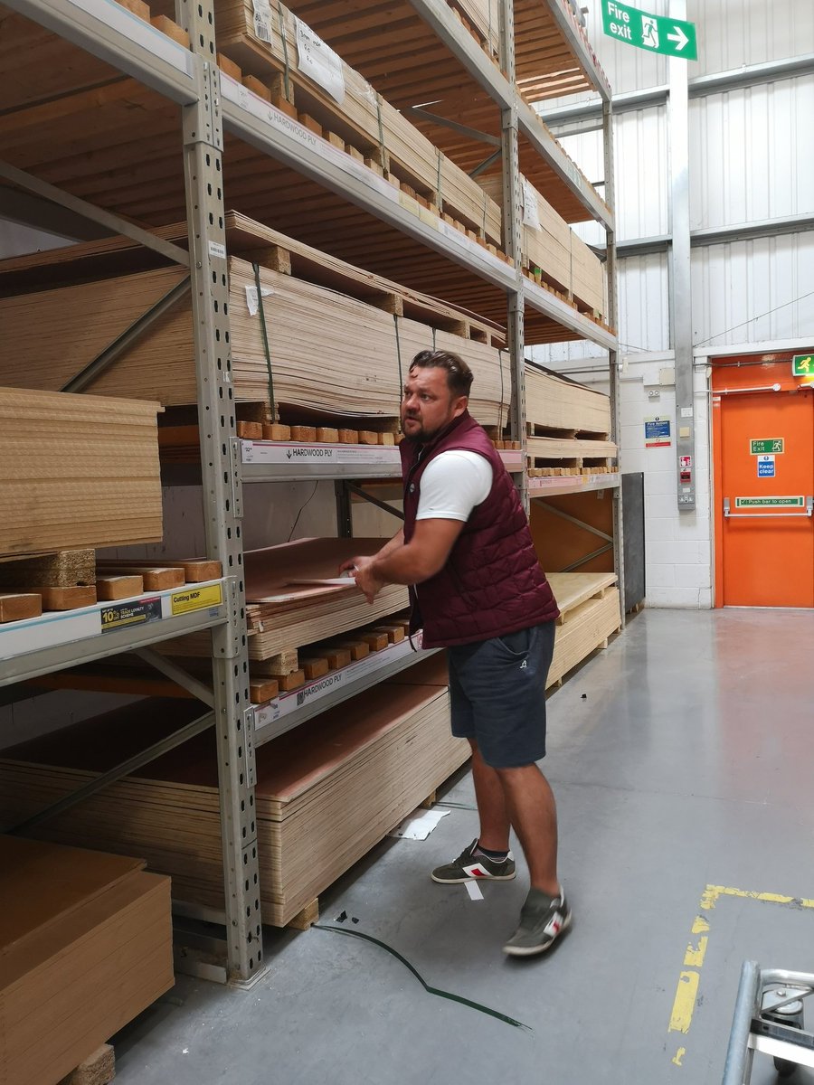 Chef_Kuba's tweet photo. Next stage closer to @Craft_Guild #NCOTY 'Ultimate Shed' in partnership with #Knorr @UnileverFS_UK Shopping for building materials done @BandQ Now thx to @hertz 24/7 we are on the way π #chefkuba #kubarn https://t.co/V7nyLP7RLf