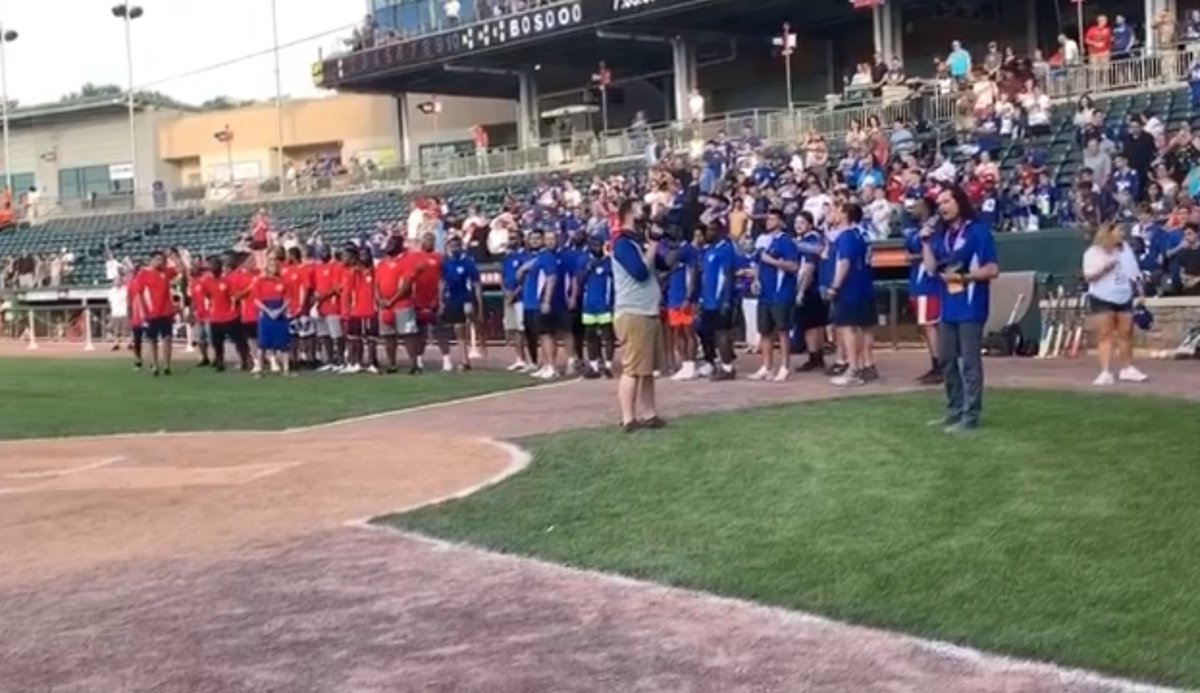LicensePlateGuy's tweet image. @ConstantineM you absolutely rocked the National Anthem thank you so much for attending the #landoncollinsgame