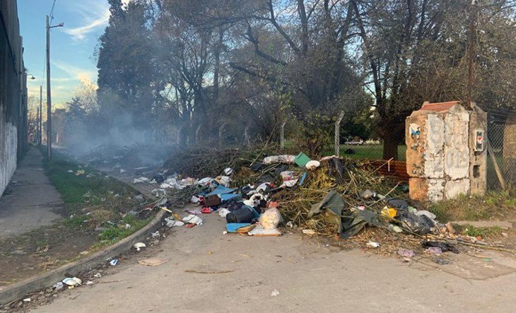 matanzainforma's tweet photo. Gregorio de Laferrere: vecinos exigen la limpieza de un basural https://t.co/XC62oasUpP https://t.co/tcp1FPcHqo