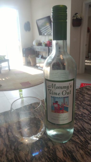 Because #momcomesfirst 😎 https://t.co/DNoxIkMZwv<a href="/tag/momcomesfirst"class="tags">#momcomesfirst</a>