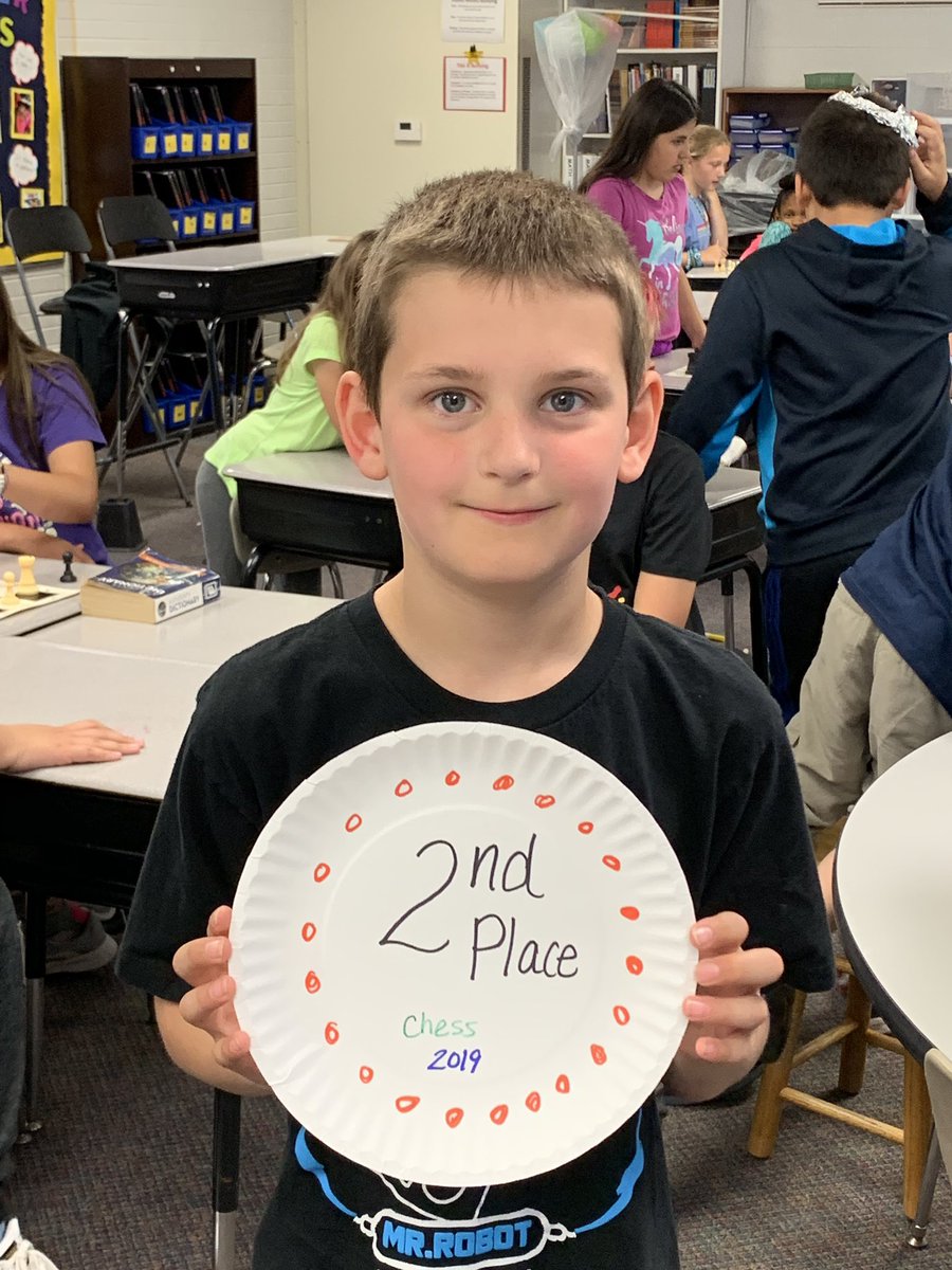 mrshoehing3's tweet image. Our chess champion of 2019 is Seth! What a tournament it was! #MyLSPS @VioletAllStars #multigraders #ateachersimpact