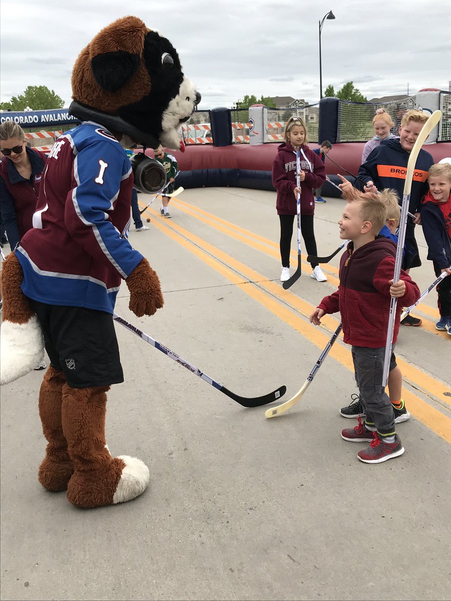 AvsYouthHockey's tweet photo. What a great weekend at @ParkerDaysFest We can’t wait for the rest of our Game On events this summer! #AvsGameOn https://t.co/oo2Qqomar3