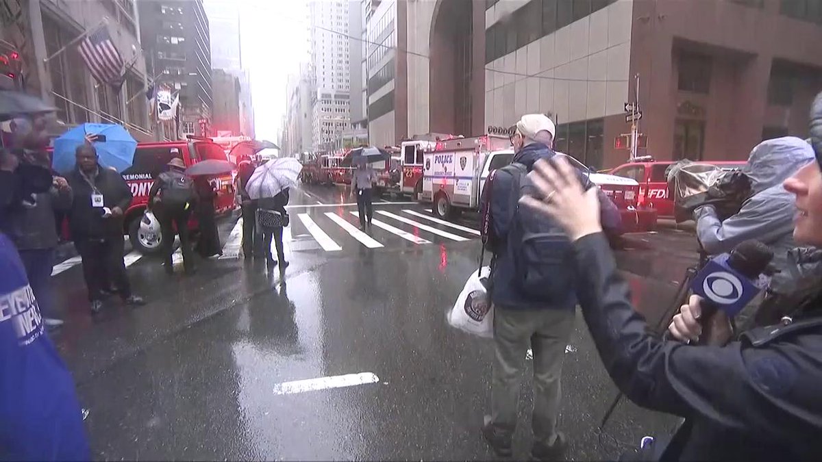 derrealeirrsinn's tweet image. DSNG-Feeds-Ungeschnittenes aus dem All! DSNG-Spezial – #Hubschrauberabsturz auf Hochhaus in #Manhatten, #NewYork 10.06.2019! realerirrsinn.de/dsng-spezial-h…