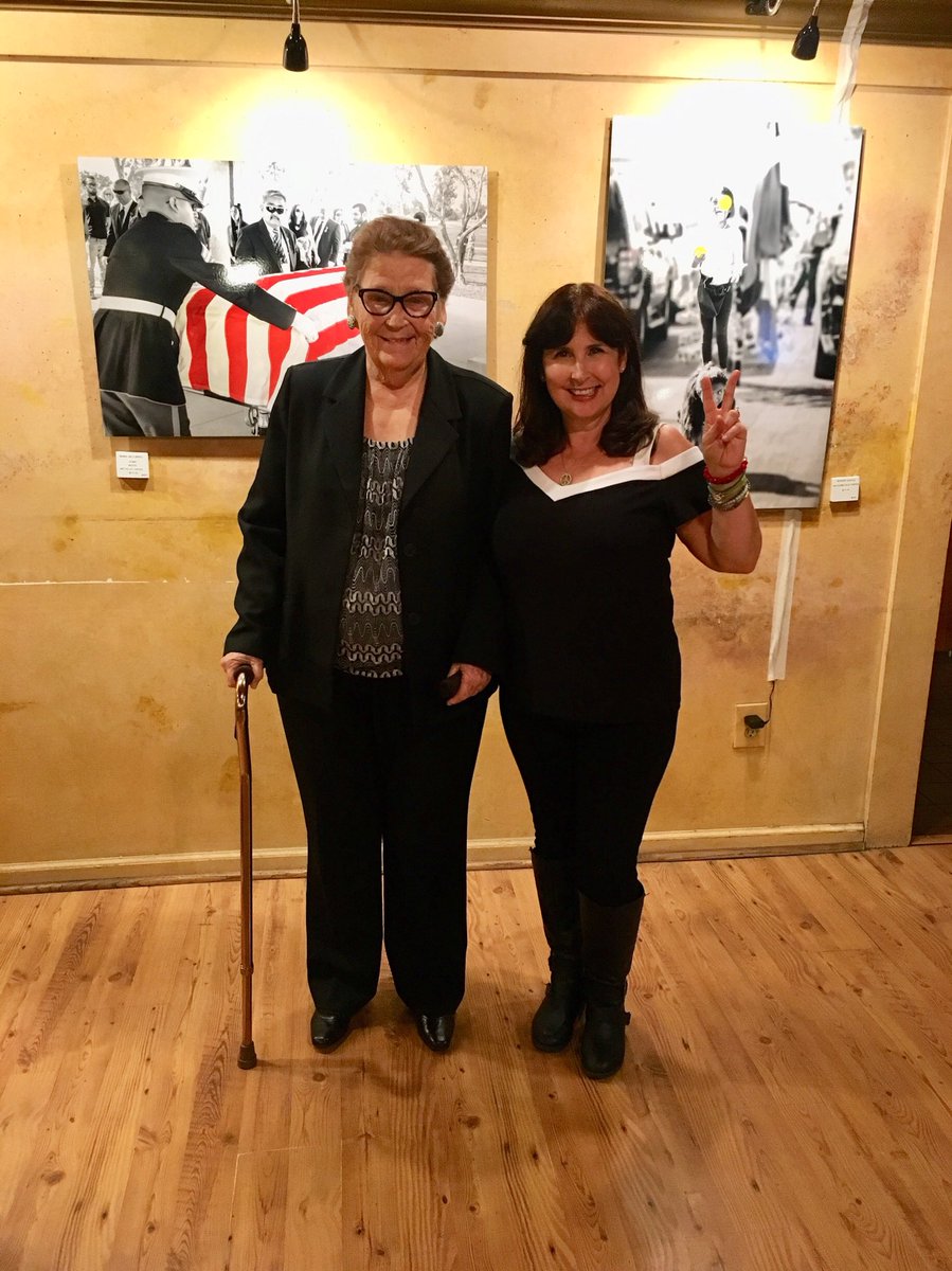 LadyJami777's tweet photo. Much Love to this Awesome Lady Carmen Leon and #LucianoLeon #LucianoLeonPhotography Beautiful Show! ❤️#Art https://t.co/P8vWeHBPMJ