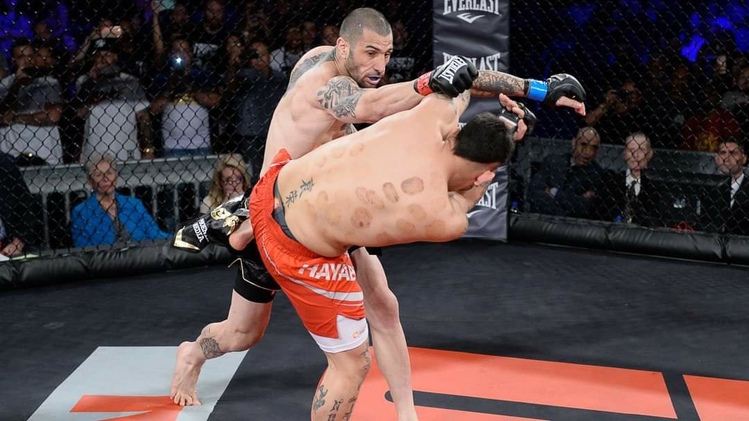 CESMMA's tweet photo. ๐ธ Undefeated #NewYork welterweight John "The Lion" Gotti III showed his teeth again at #CES56, climbing to 4-0 as a pro with a 96-second KO victory in #Hartford, LIVE on @UFCFightPass!
WATCH: https://t.co/vCHniaNSDn https://t.co/e9JR8g34LU