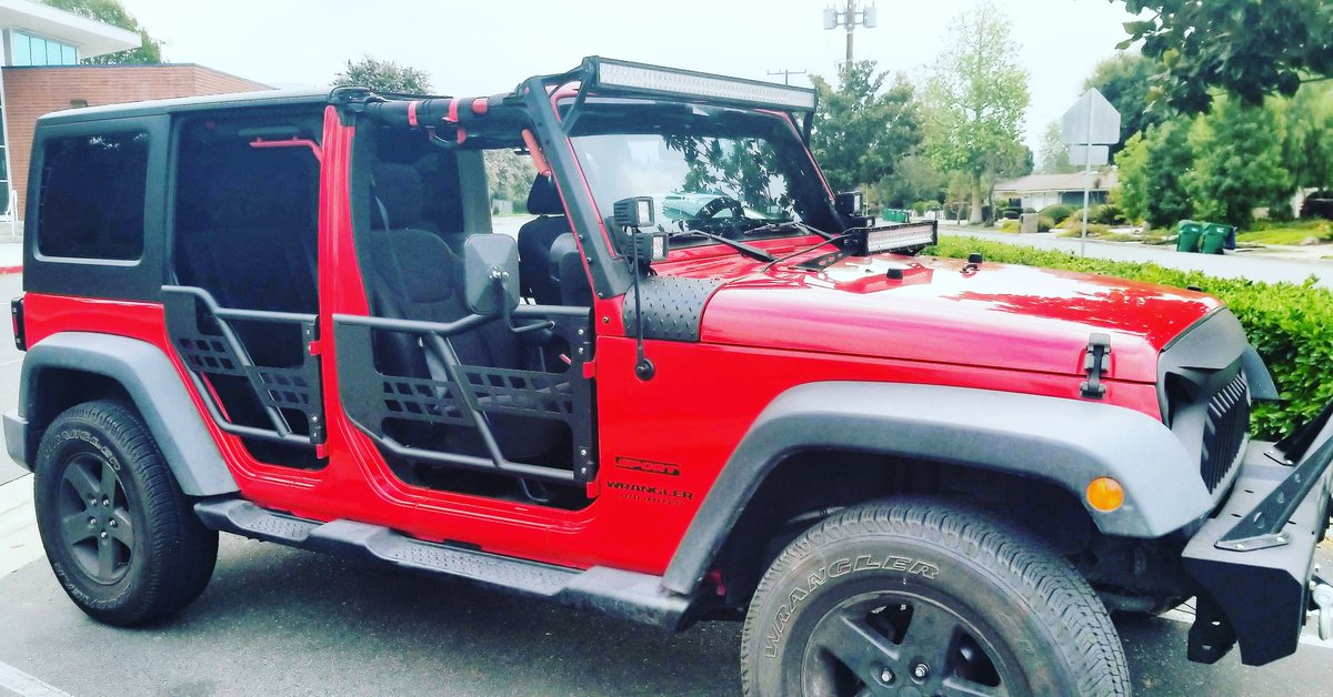 Summer bod ready. #jeepwrangler #jeep #jeepjeep #jeeplife #jeeplove #offroading #itsajeepthing #jku #jkusquad #jeepwave #jeepnation #overland #wrangler #jeepfamily #jeepgirl #lifted #instajeep #jeepmylife #offroad #4x4 #jeepbeef #adventure