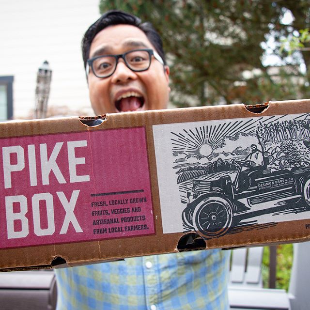pike_place's tweet photo. 🤤 Do you want super fresh fruits and vegetables from @pike_place Market farmers in one convenient box? The #PikeBox is just that!
We have fewer than 30 boxes left.
Register today! 👉 https://t.co/pYWzG11yG2 https://t.co/mM4DuJeD35