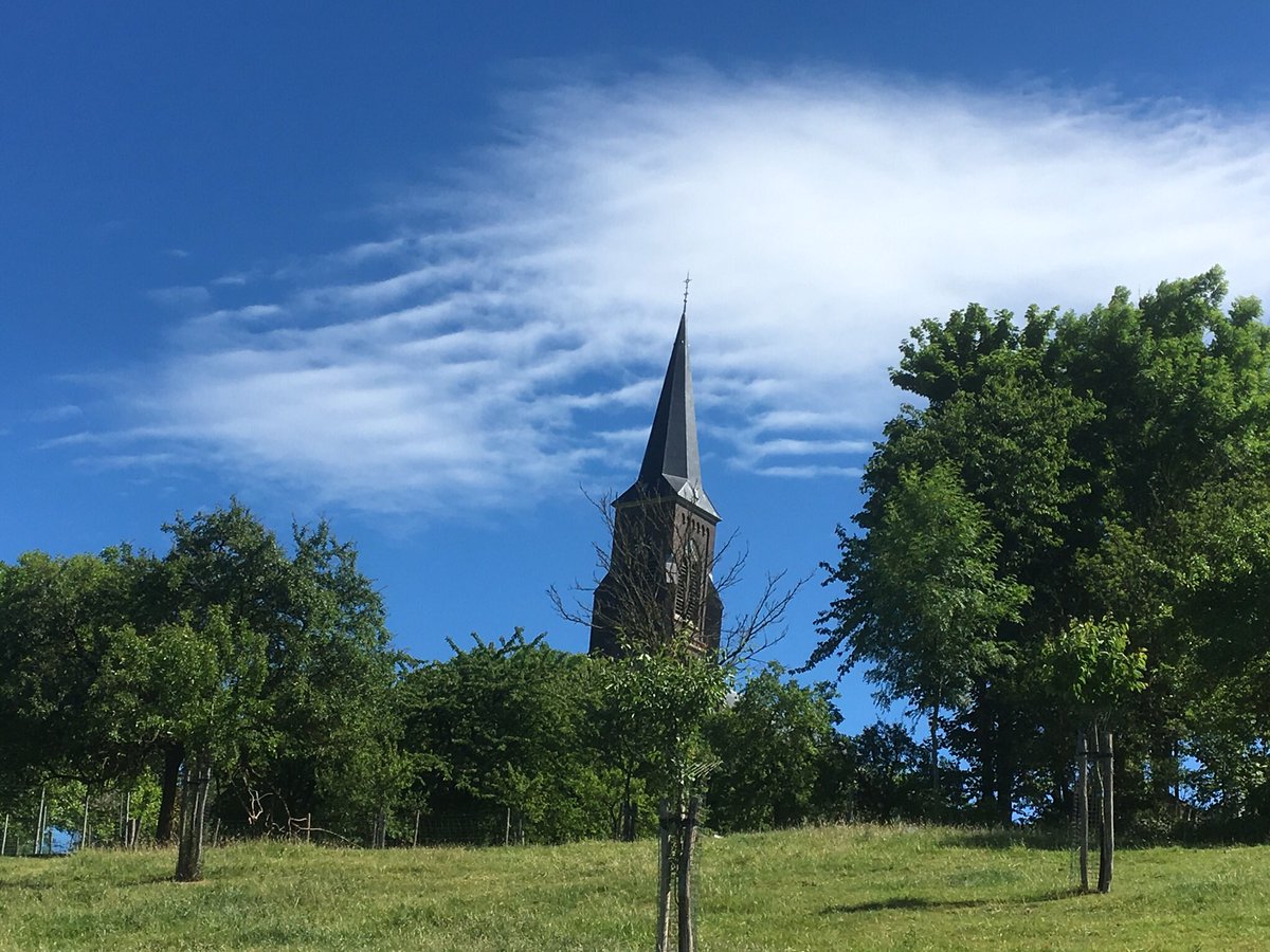 Bergdorpje's tweet image. #jezulthetmaarwinnen 
RT dit bericht en maak kans op een weekendje #Vijlen voor 2 pers. : incl wijnproeverij én diner!!
bergdorpje.nl