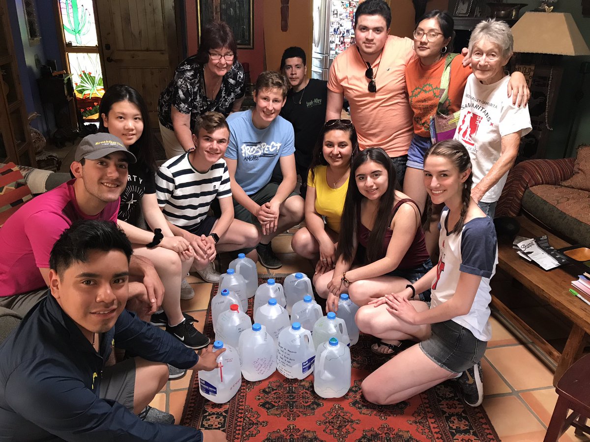 brostcsv's tweet photo. #pilgrimagenogales2019 Day 4: dialogue with Shura, volunteer w/https://t.co/bRWIw2So3D, about stories of those who cross the desert in desperation-stories told by the items they lose there. The morning ends as we donate, sign and bless water jugs Shura &amp; friends will leave there. https://t.co/P4BVFFTewD