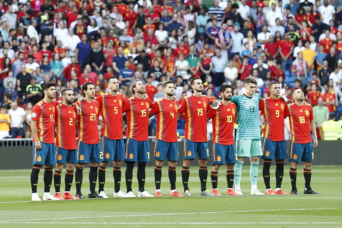 Selección Española Fútbol on Twitter: "🙌🏻¡Gracias a los 72.205 aficionados que habéis venido animarnos Bernabéu!🙌🏻 ¡¡CON VOSOTROS SOMOS MÁS FUERTES!!💪🏻🇪🇸 #UnidosPorUnRETO https://t.co/VS8AdMLc4U" / Twitter