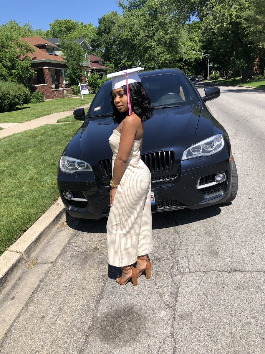 BayleeRossee's tweet photo. Congratulations To Me! 2019 Graduate! Next Stop UIC !💫 https://t.co/DUgq4BOaCj