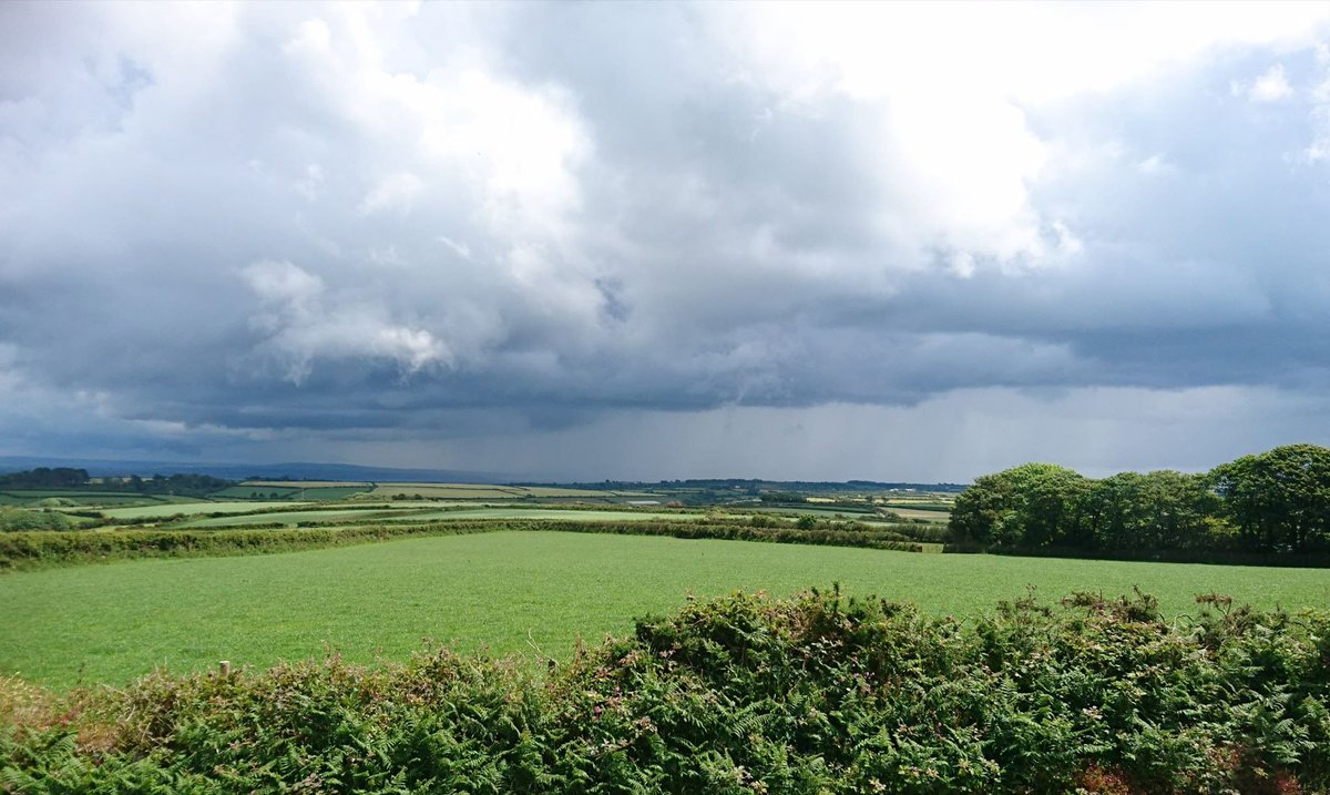 Overlooking #penwithmoors today. Storm is coming. But it stayed dry in Penzance today and fingers crossed for tomorrow's drop on tour (11th June). 10:30 from outside the train station. #beyondtheguidbook #niemalsalleinreisen #wdyt #penzance #historic #lp photo@michellemcclary