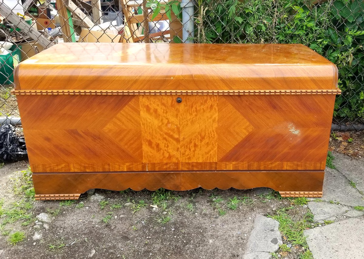 PaulsUsedFurn's tweet photo. Decorating? See this inlaid wood hope chest and more at our new location at Blake and Saratoga Avenues! #brooklyn #antiquedealer #dealer #interiordesignny #designer #antiqueshop #usedfurniture #vintagebrooklyn #thriftshop #retro #midcentury #1970s #wood #hopechest https://t.co/yTahBysiy2