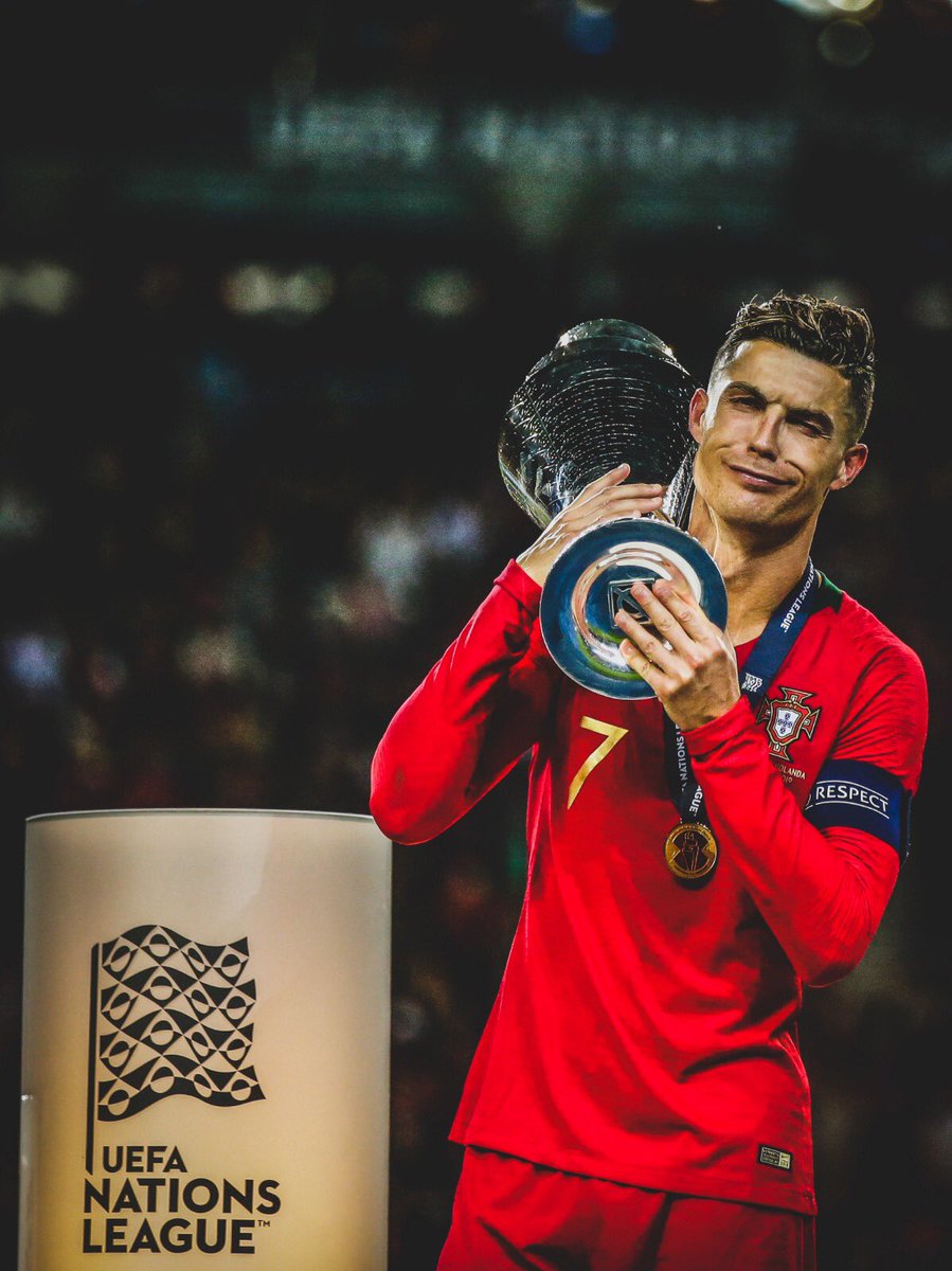 Sporf's tweet photo. 🏆 Trophies won by @Cristiano since turning 30:

🇪🇸🏆 La Liga
🇪🇸🏆 Spanish Super Cup

🇮🇹🏆 Serie A
🇮🇹🏆 Italian Super Cup

🇪🇺 🏆 3x Champions League
🇪🇺 🏆 UEFA Super Cup

🌍 🏆 2x Club World Cup

🇵🇹🏆 European Championship
🇵🇹🏆 Nations League

🤷‍♂ Age is just a number. https://t.co/quLuEgSA5D