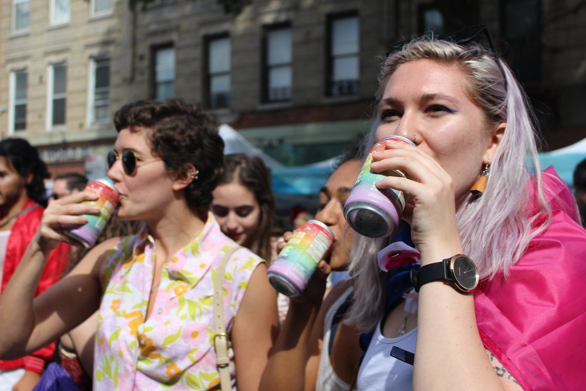 newbridgemg's tweet photo. The @brewdrkombucha Food Truck Tour wrapped up this weekend with stops at @brooklyn_pride and @bkflea. It was such a blast sharing summertime treats at these amazing events! #GoodForHumans #Kombucha #FoodTruck https://t.co/VkdHFVGsyY