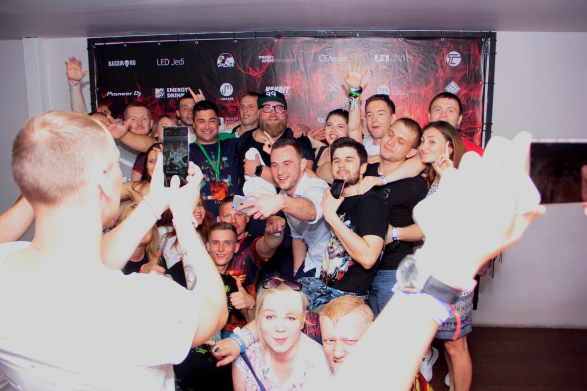 alexmorph's tweet photo. Thank you Moscow and @trancechapters for a great night!! 🔥 #trance #trancefamily #trancemusic #trancechapterthefire #trancechapters https://t.co/vaWZRpy6z6