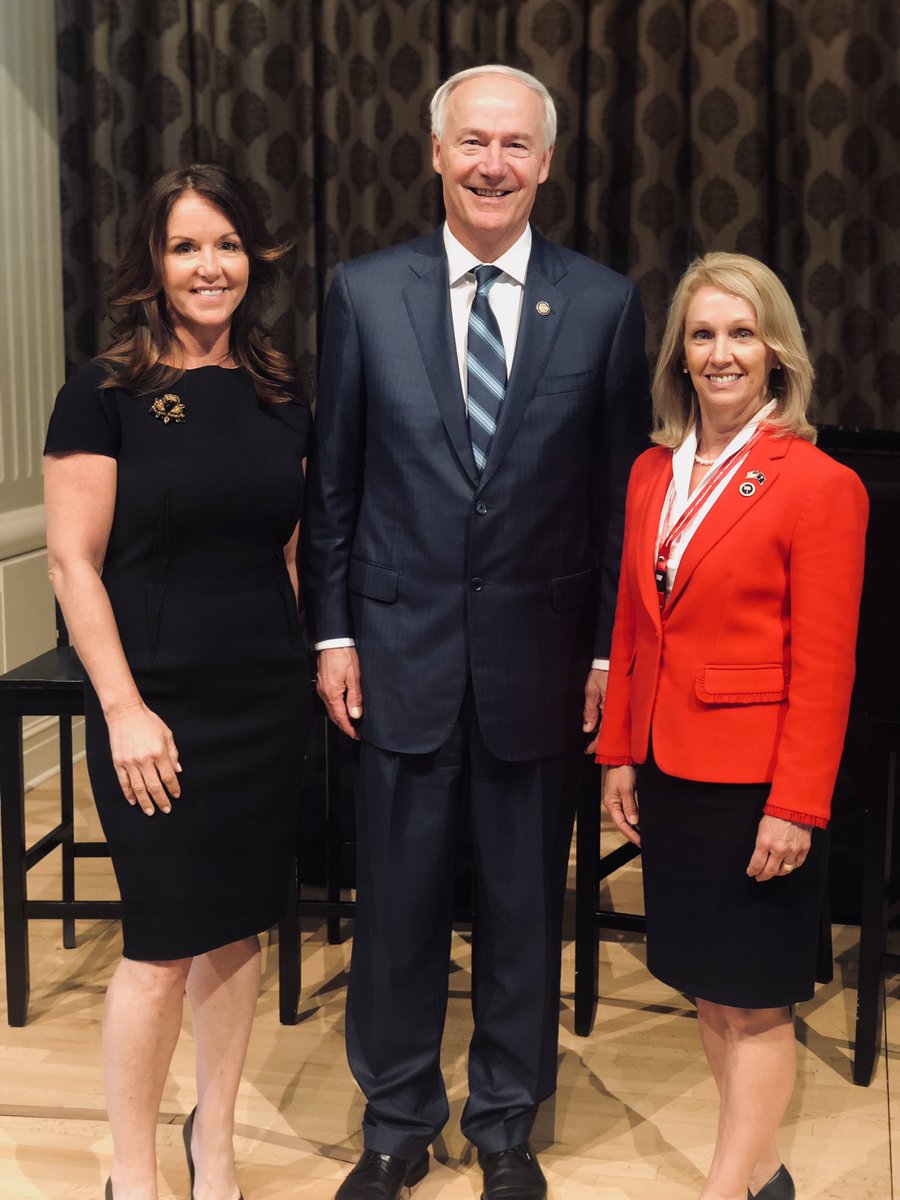 lizbethkb's tweet photo. Thank you to our host at #CSsummit19 @AsaHutchinson. We appreciate your efforts to continue conversations about expanding #CS education. https://t.co/HBvPZqMmiq