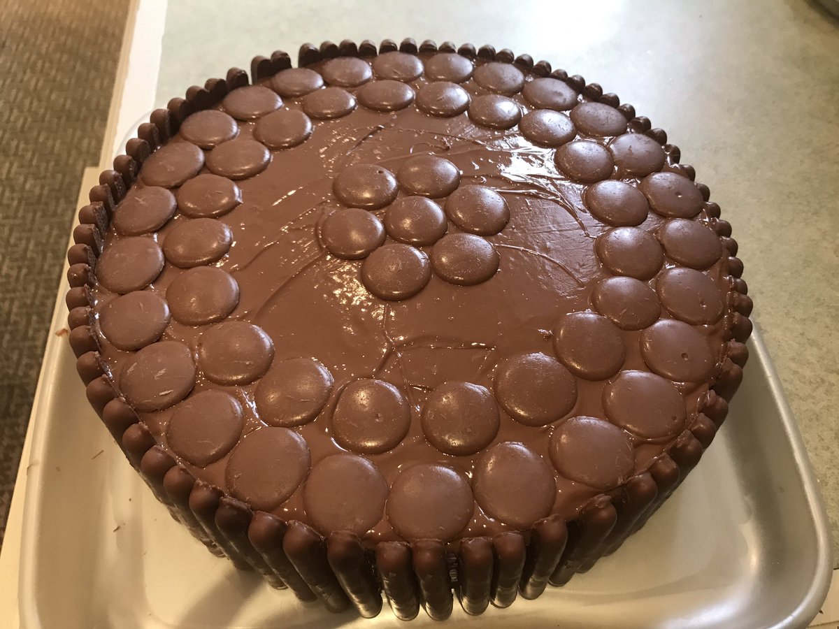 kbharbie's tweet photo. Good luck year 11 tomorrow. Last maths exam followed by a fullly chocolate loaded cake made by yours truly 🤗💃🏽 https://t.co/qiM3AhNaOf