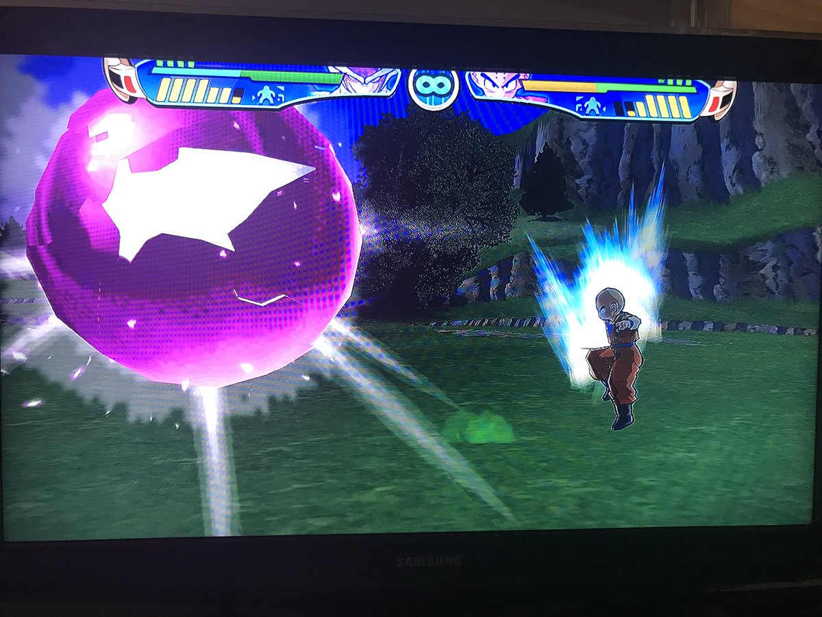 treevax's tweet image. J’avais oublié que Dimps avait ajouté une sorte de coquille quand Freeza se transforme dans #DragonBallZBudokai3.