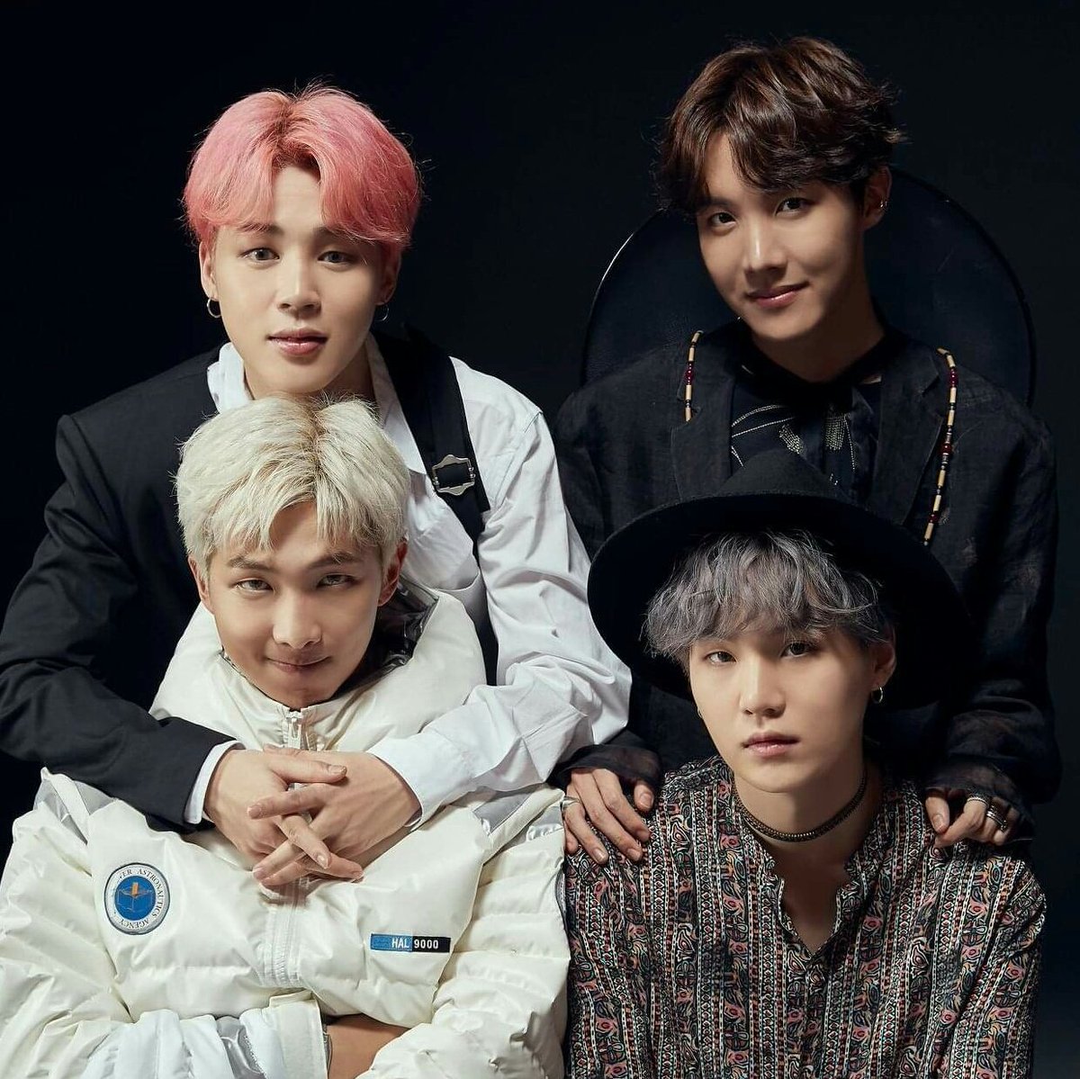 Песни к-поп связанные с войной. Ёнджун. Бтс фотосессия 2019. Bts beyond. Кан тэхен 2023.