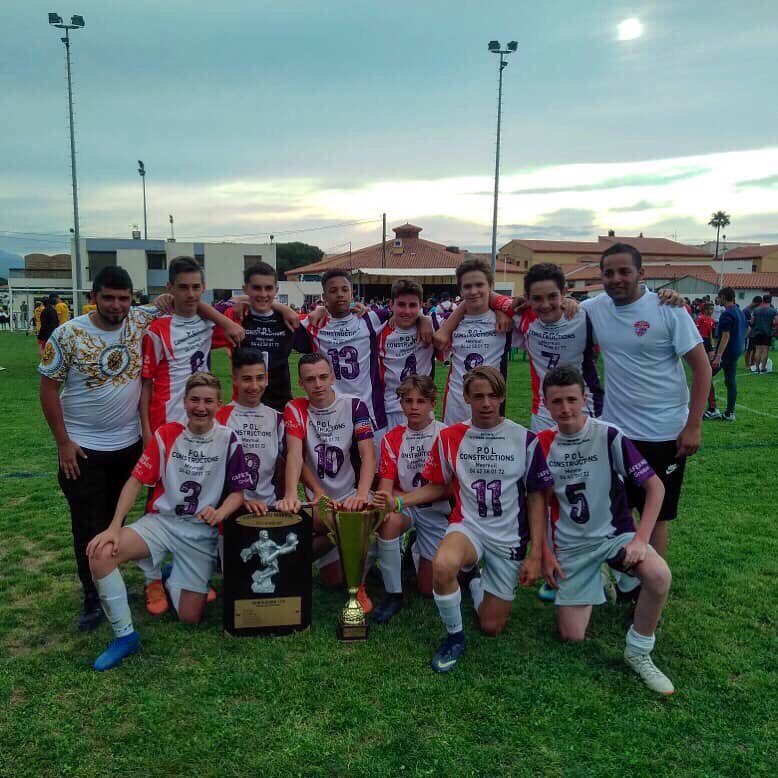FcFuveau's tweet photo. #Pentecôte2019 : 
Une délégation de 210 personnes s’est rendue à Le Soler (66) pour le 34ème tournoi du Ribéral. 

Un weekend qui restera gravé dans les mémoires de nos joueurs !

Palmarès🏆🔝👏
U11- 3ème place 
U13- 2ème place 
U15- 1ère place 
U17- 4ème place 

Cc/ ES Gréasque https://t.co/fkykJUyVdT