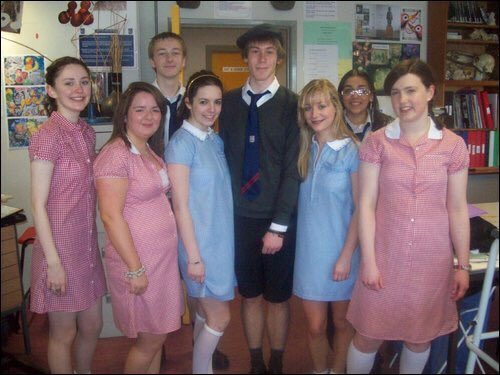 GryffeModies's tweet photo. Last day 2009 vs last days 2019. Still dressing up and having a fantastic time. Gryffe has given me the best 11 years! Going to miss the staff and pupils 😢💕@GryffeHighSch https://t.co/25fHNGY5eB