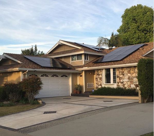 s4aofficial's tweet photo. Another beautiful Southern California install! 

#petersendean #solar4america #socal https://t.co/M31O2csLer