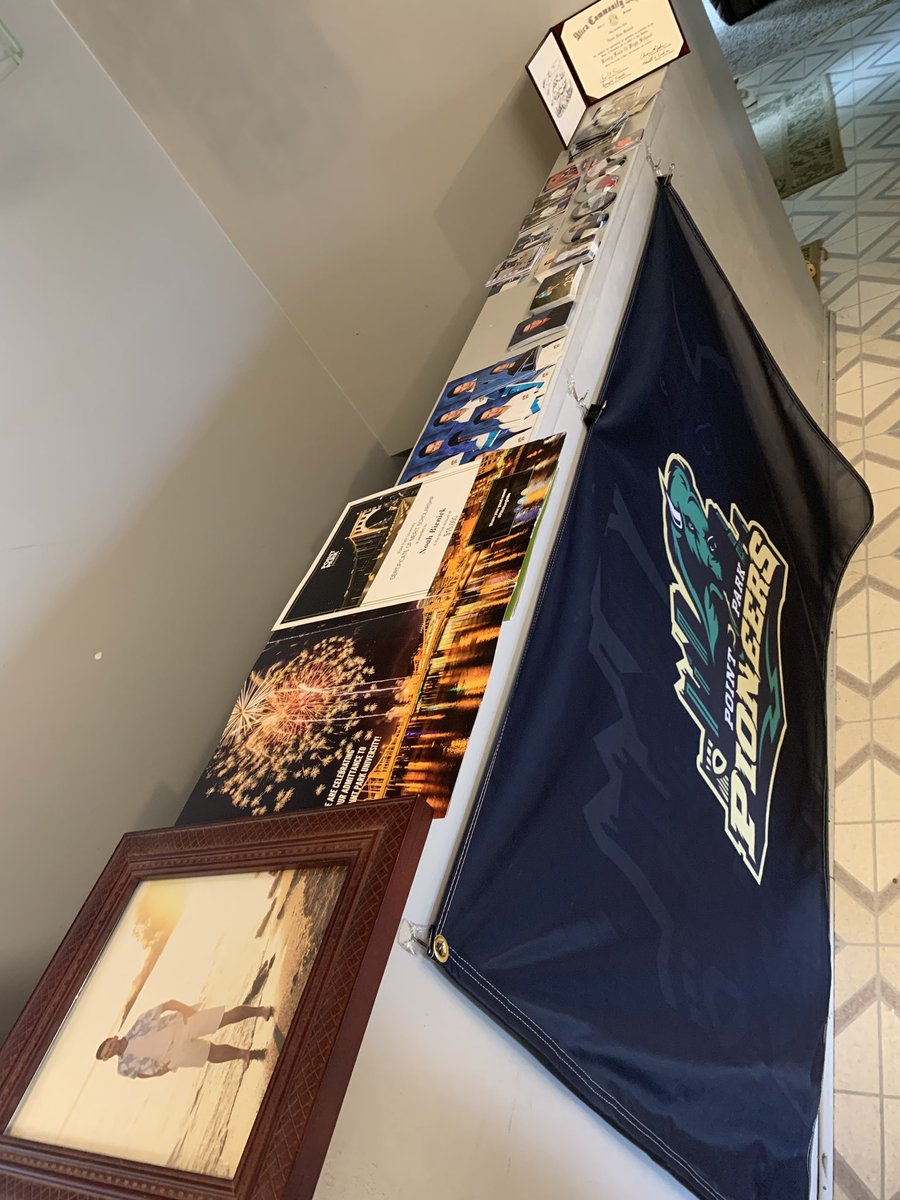 NoahB77_'s tweet photo. Grad Party β
...Next Stop Point Park University βΎοΈ #Classof2023 #PittsburghMe #PghismyCampus https://t.co/VJY2xkf3ky