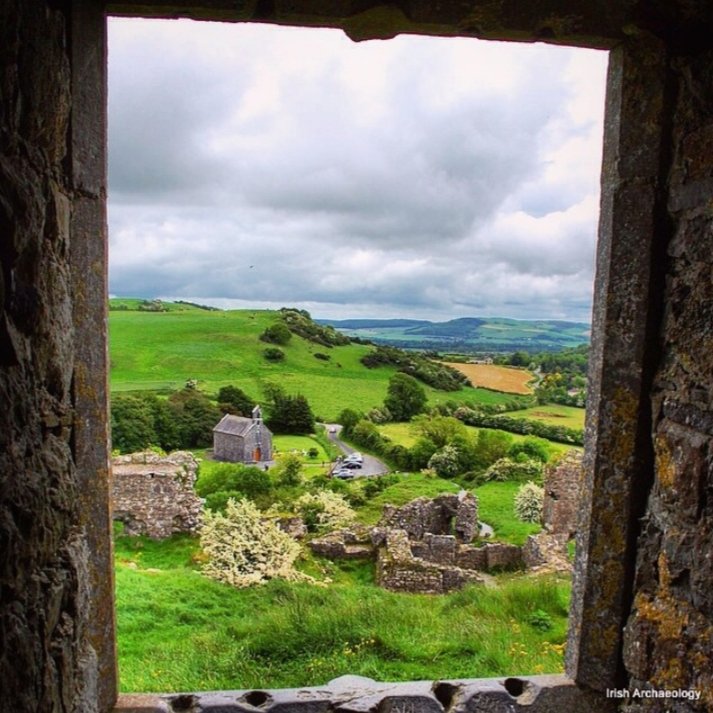 irarchaeology's tweet photo. Medieval ruin with a view... Dunamase Castle, Co Laois https://t.co/moawKMorgi