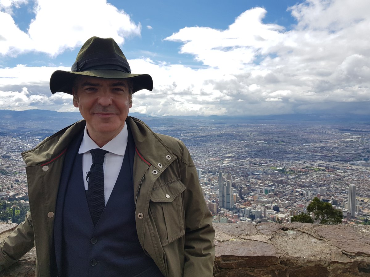 CorporatN's tweet photo. En junio @MasChicTV estrena la cuarta temporada de “Mis hoteles favoritos” con #EstebanMercer. Con su glamour y encanto en esta ocasión viaja a través de los hoteles más singulares del la República Checa y Colombia.➡️https://t.co/jgWPtfoIl4 https://t.co/eF9RC9cbe5