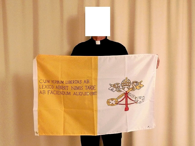 ARTWARNINGWORLD's tweet photo. “When the word freedom ceases to appear in our dictionaries,it will be too late to react." 
copyright @KLAUS_GUINGAND 
Vatican/Padre Marcelo
https://t.co/fAsAUIhFkm …
#klausGuingand #Vatican #freedom #art #Pentecote #pentecost #artnews #news #artoftheday #FlagDay #twarning https://t.co/ry9DYomyuz