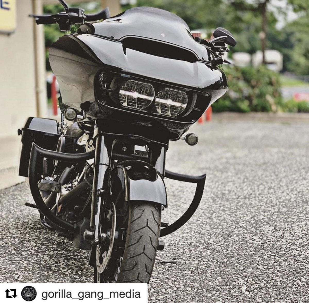 factory_47's tweet photo. #Repost @gorilla_gang_media with @get_repost
・・・
Photo shoot Friday since I didn’t even get to ride other than to work and back today 😭😭😭 #gorillagangmedia #tommybikes #legendsuspensions #revoa #ridingREVOlution #anythingelseisacompromise #legendperformancetour https://t.co/J9kAtCTvSs