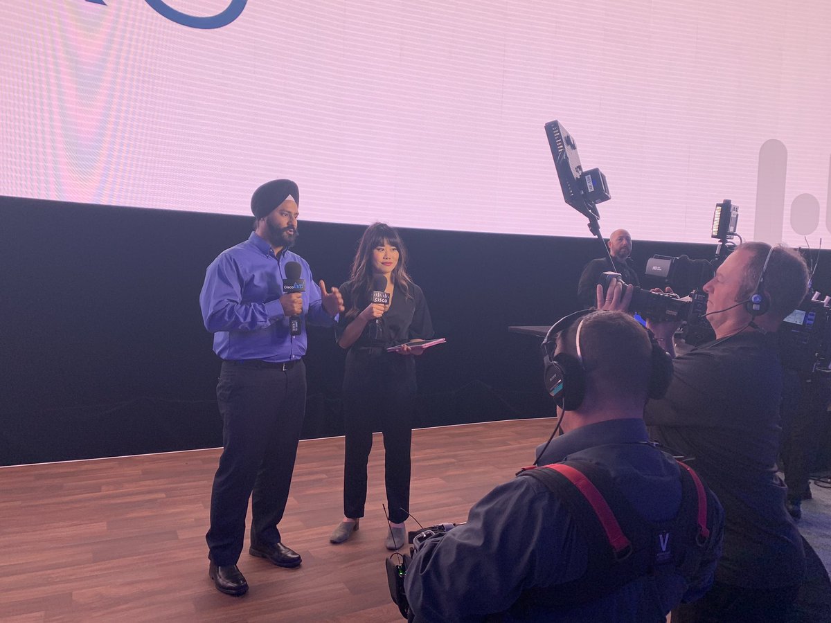 ghodgaonkar's tweet image. @munindersambi explaining the benefits of #Cloudscale #SDWAN for our online audience.