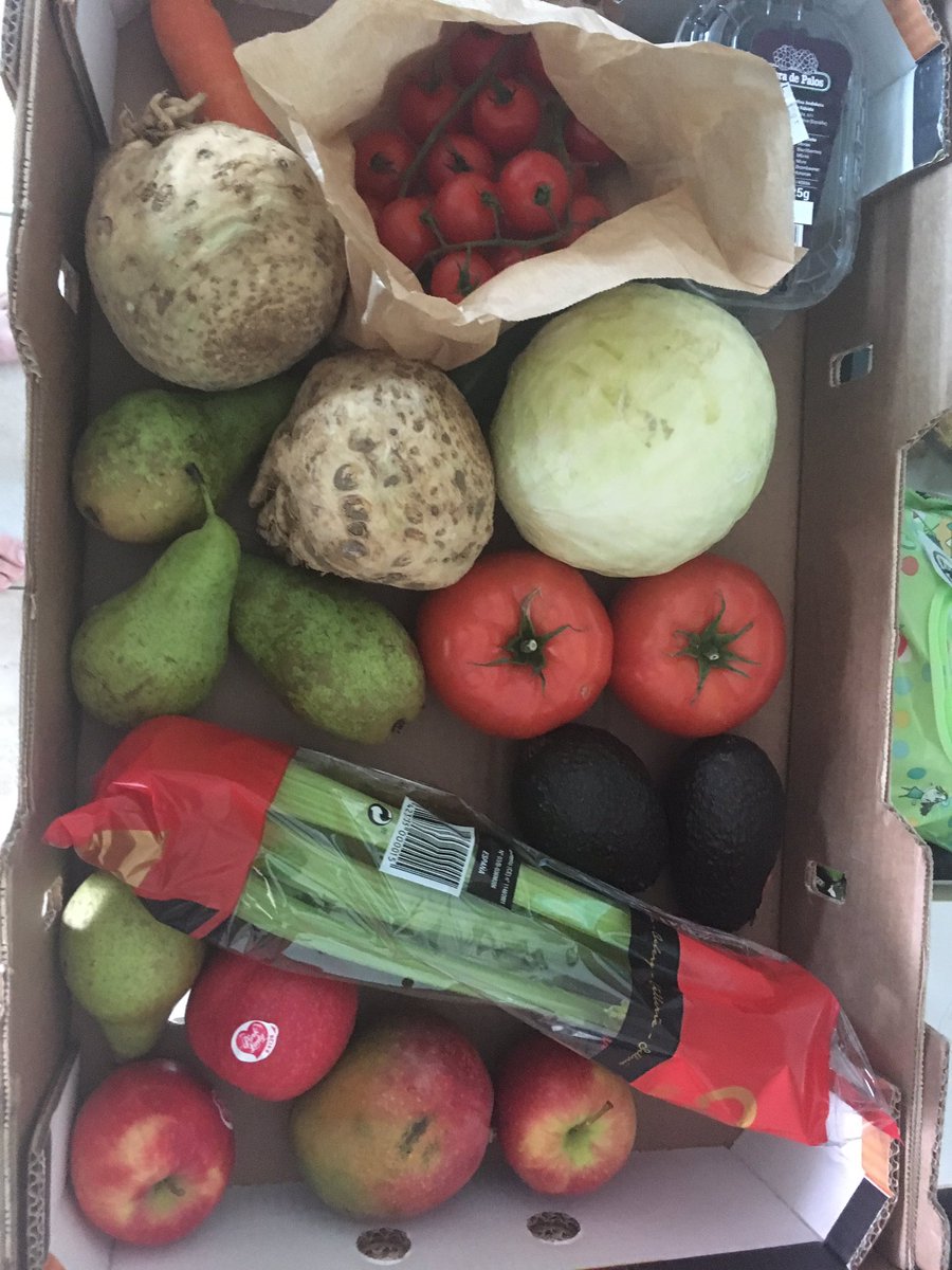 garforthtoday's tweet photo. I encourage people to #shoplocal which reduces plastic, #lessplastic buying singular fruit and veg. .@HughFW #WarOnPlastics #encouragelocal purchasing https://t.co/NYxmswixjU