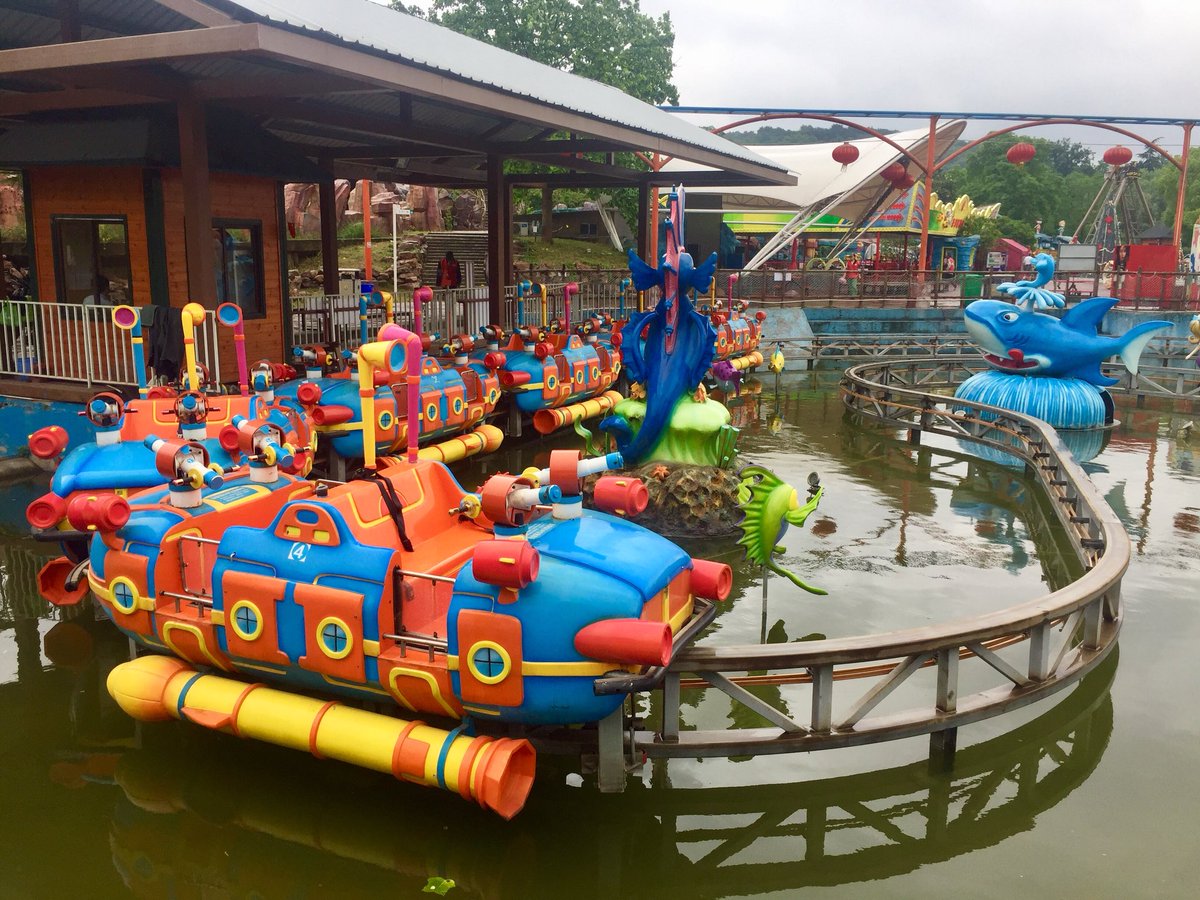 CoastersWide's tweet photo. We got lucky at Baima Park. Rain had eased as we arrived &amp; we were allowed the ride the Qin Long Family #Coaster.  We had ridden a similar ride only two days ago in Ningbo. The park is small but well themed. Worth a visit if you’re in #Nanjing. #WWCOnTour #RollerCoaster #CredLife https://t.co/TGRyuz6gcS